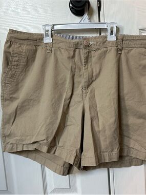 Natural Reflections Women’s Tan Flat-Front Shorts